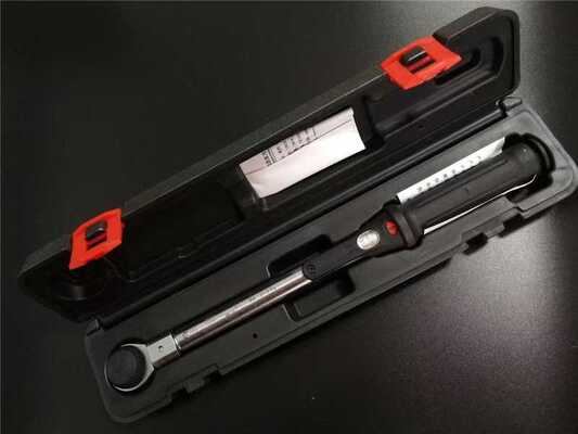 12 Kg Manual Torque Wrench with Click Type Torque Release Locking Mechanism 12 Inch Drive Size Perfect Mechanical Engineering Applications