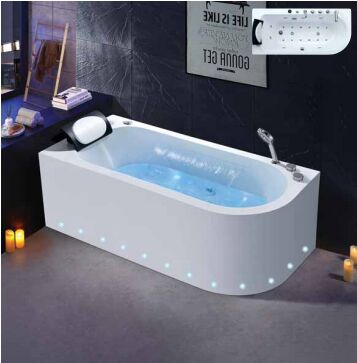 Center Drain Location Freestanding Soaking Tub Compatible Standard Deck-mounted Faucets Overflow Included Ideal Elegant Hotel Bathroom Designs