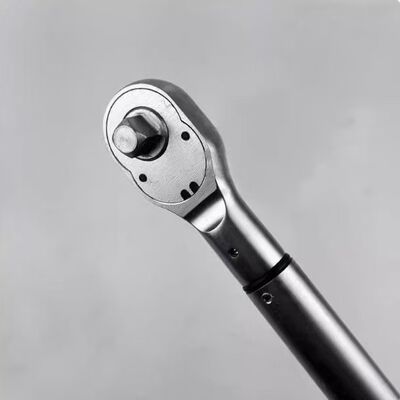 Length 450 Mm Calibrated Hand Operated Torque Wrench With Torque Range 10-150 Nm Dual Scale Metric And Imperial Perfect Automotive Engineering