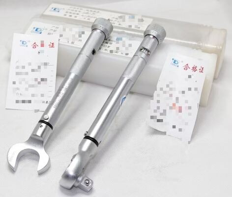 Manual Hand Operated Automotive Torque Wrench with Measurement Units Nm Made from Chrome Vanadium Steel Providing Long Lasting Durability and Performance