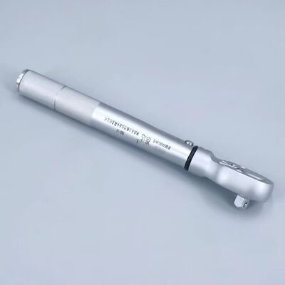 Manual Torque Wrench With Dual Scale Metric And Imperial Non Slip Grip Click Type Torque Release Locking Mechanism 1.2 Kg Tool Designed For Tightening Bolts Nuts