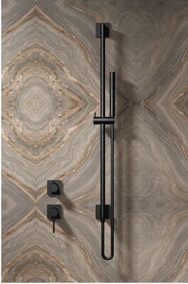 Connection Size 1/2 Inch High Pressure Shower Head Suitable Water Temperature 4-60°C Chrome Finish Durable Resists Corrosion Scratches